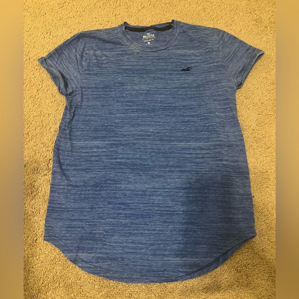 Hollister t-shirt